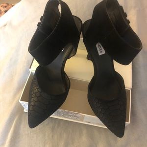 Steve Madden women’s black ankle tie pumps